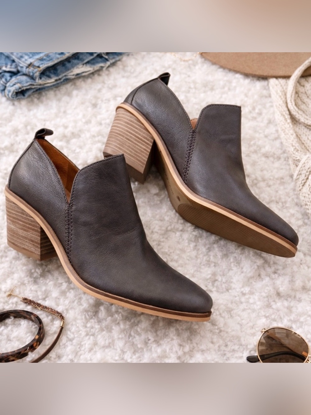Lucky Brand Dark Brown Leather V-Cut Ankle Booties 7.5